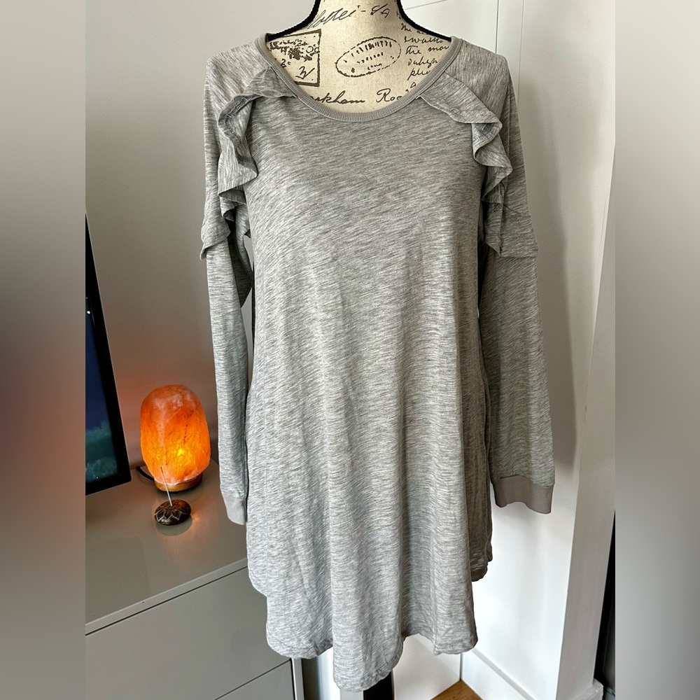 Umgee Light Gray Ruffle Shoulder Tunic Top
